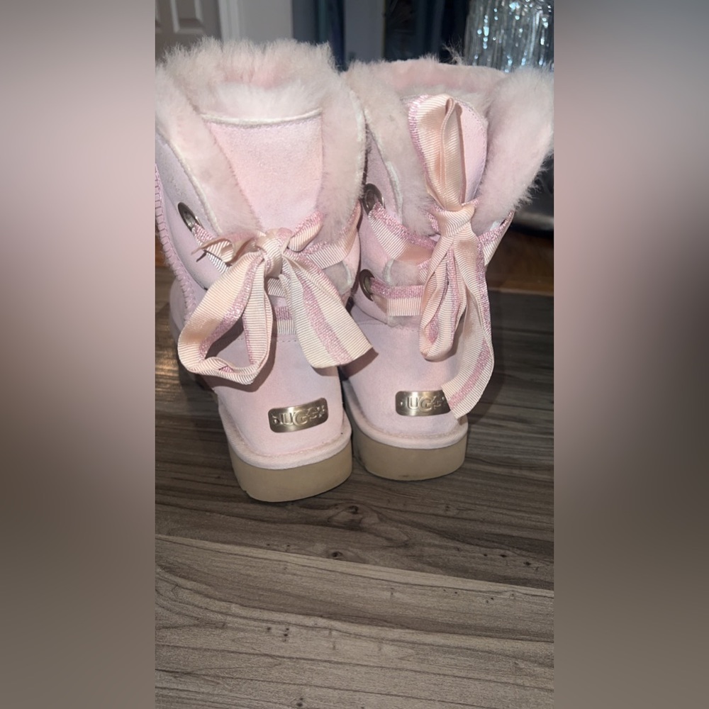 baby pink uggs